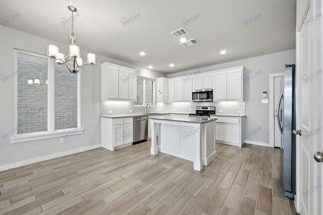 Building Photo - 358 Oakbend Dr