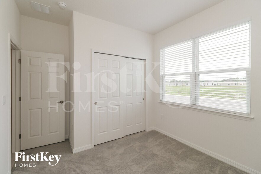 Building Photo - 584 Crown Rose Dr