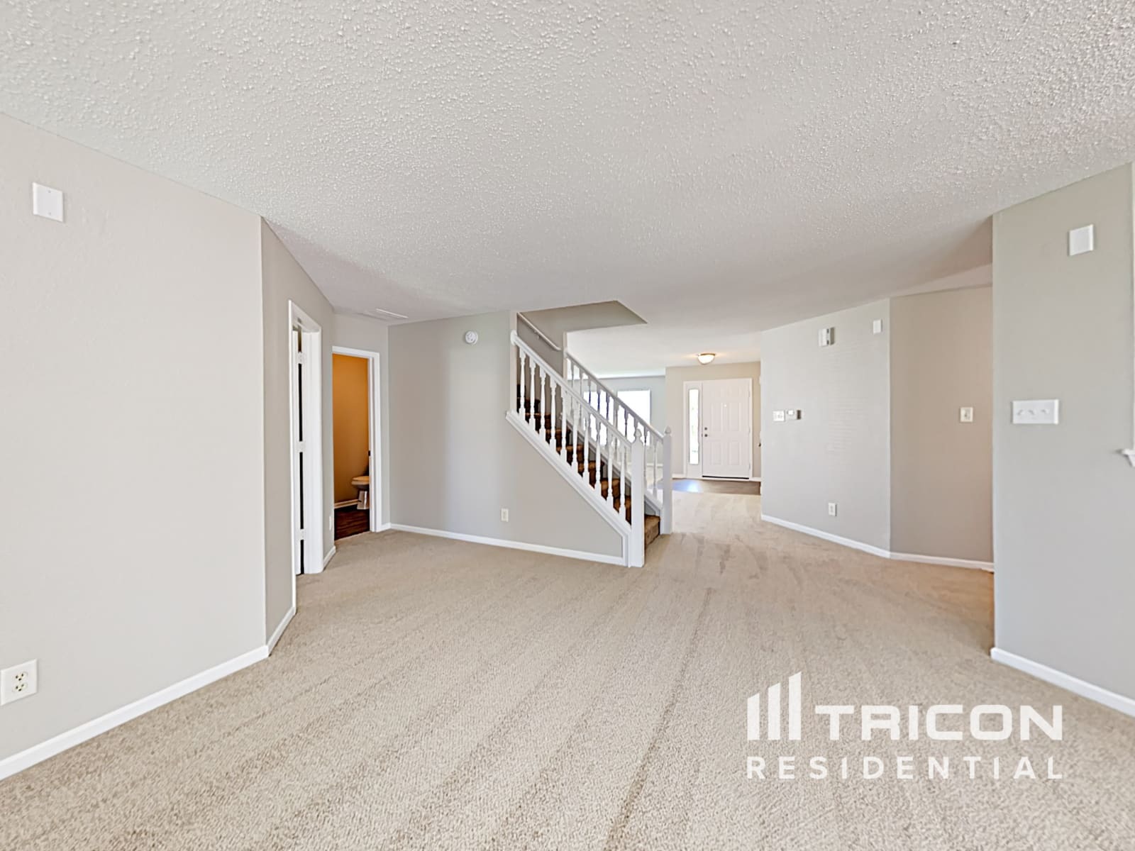 Building Photo - 6880 W Littleton Dr