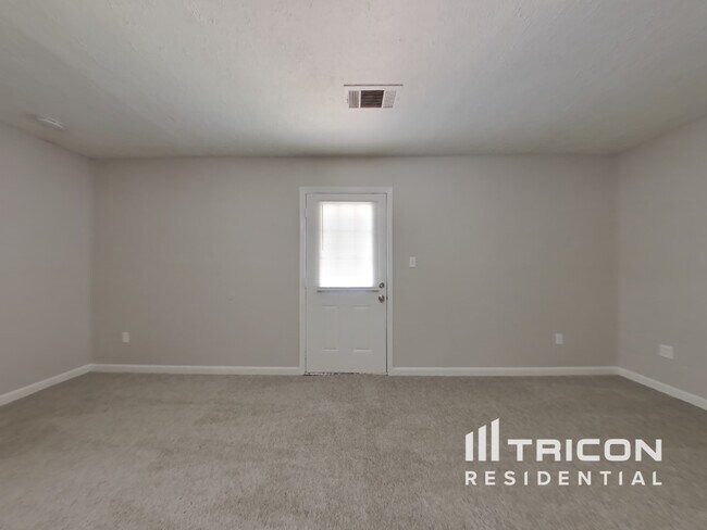 Building Photo - 188 Misty Hollow Way