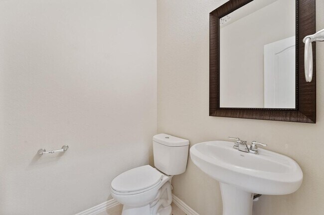 Building Photo - 26116 Chivalry Ct