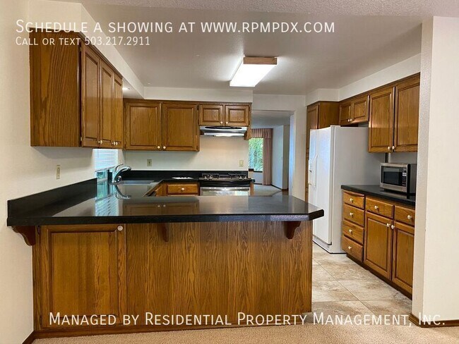 Building Photo - 7950 SW 135th Ave