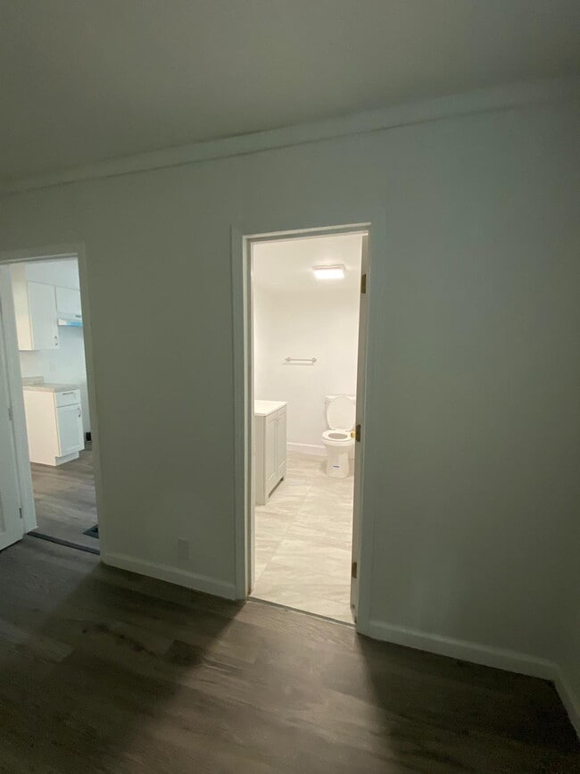 Building Photo - Bright & Inviting 3-Bedroom Home