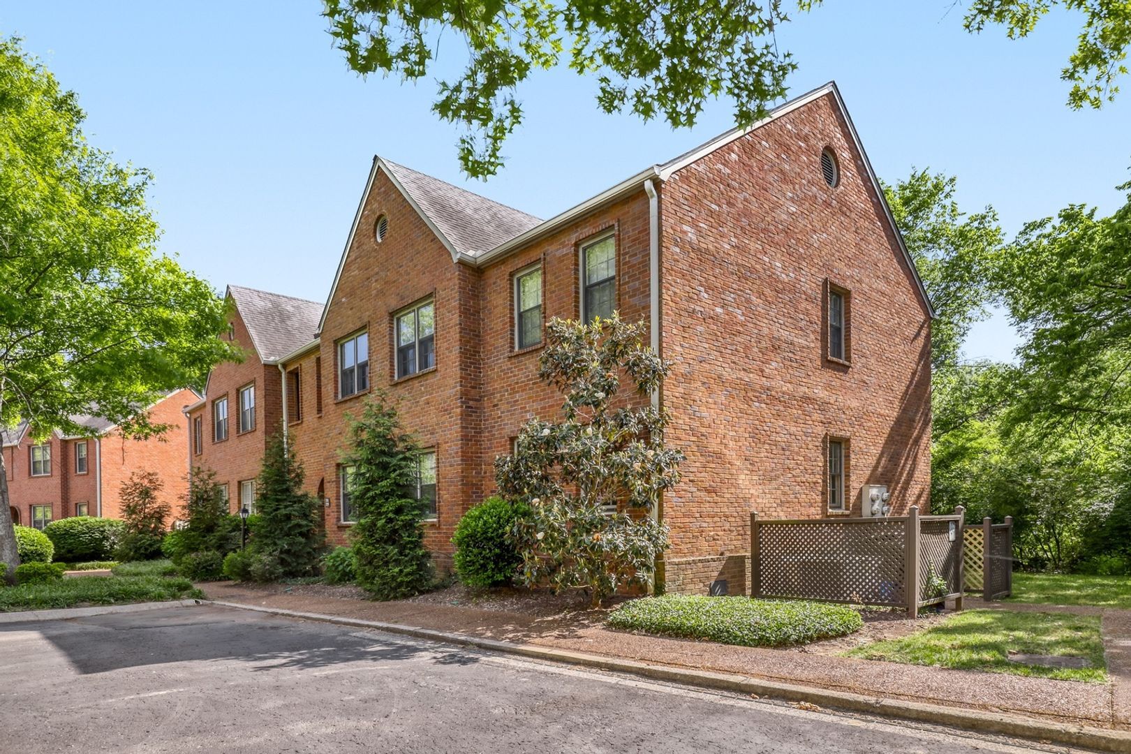 Building Photo - 229 Westchase Dr