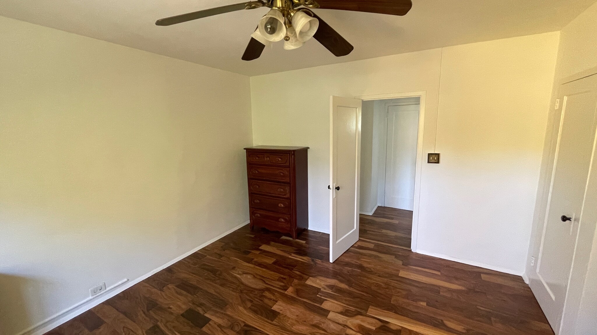 Building Photo - 3338 Valley Dr