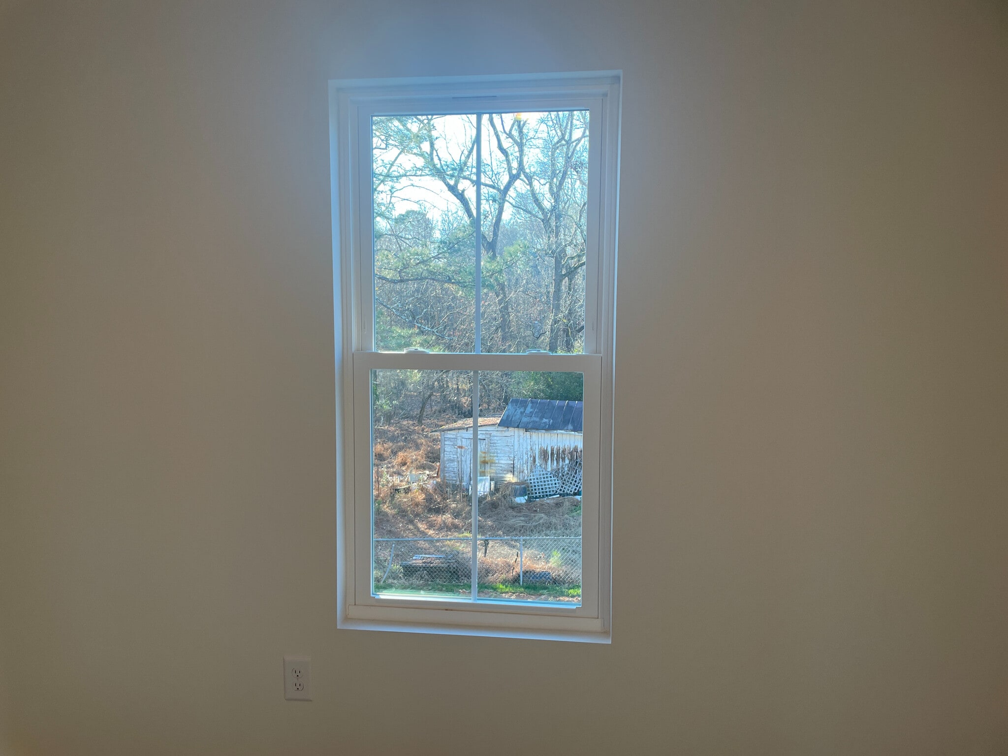 Building Photo - Room in House on Maplewood Dr