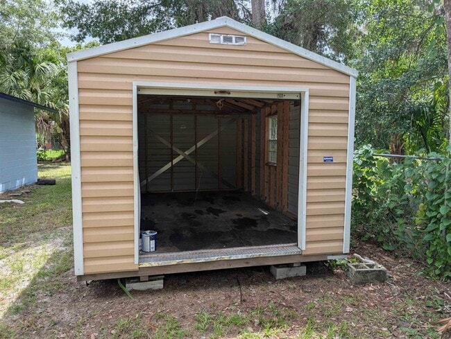 Building Photo - 601 Mcclure St