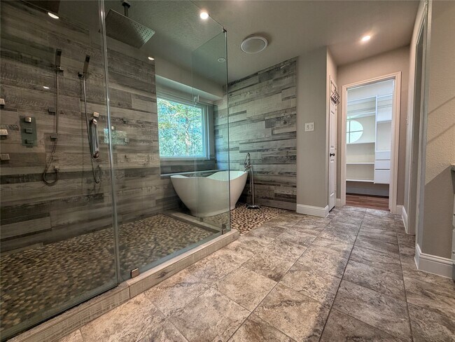 Building Photo - 28402 Ascot Farms Rd