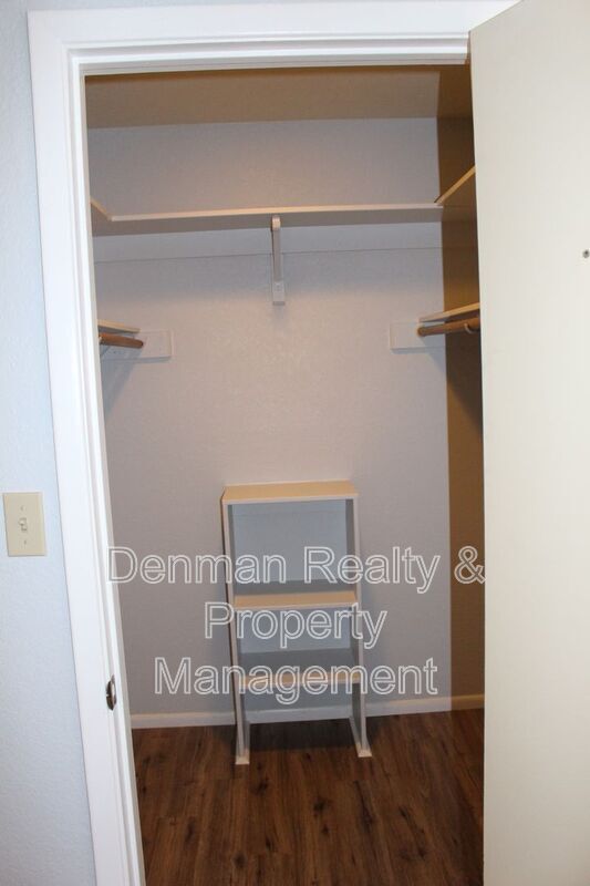 Building Photo - 602 W Kilarea Ave