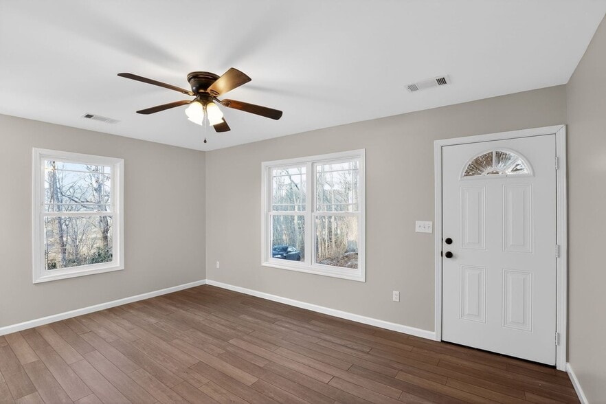 Building Photo - 143 Vernon Lewis Trl