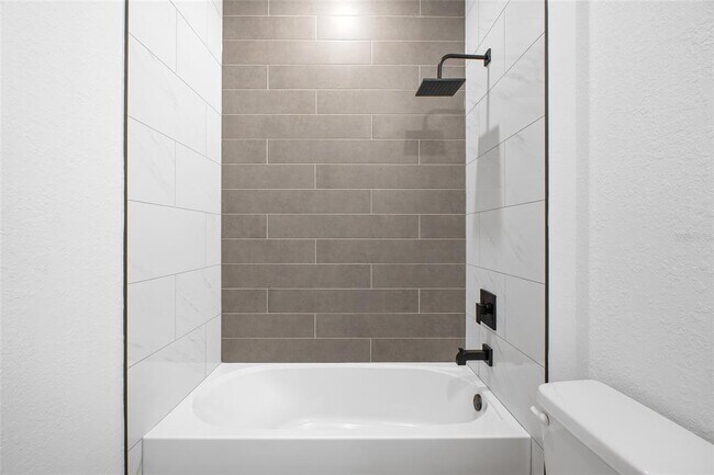 Building Photo - 24489 SW Kingsway Cir