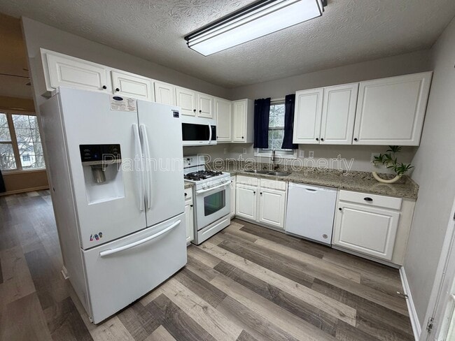 Building Photo - 2863 Estuary Dr