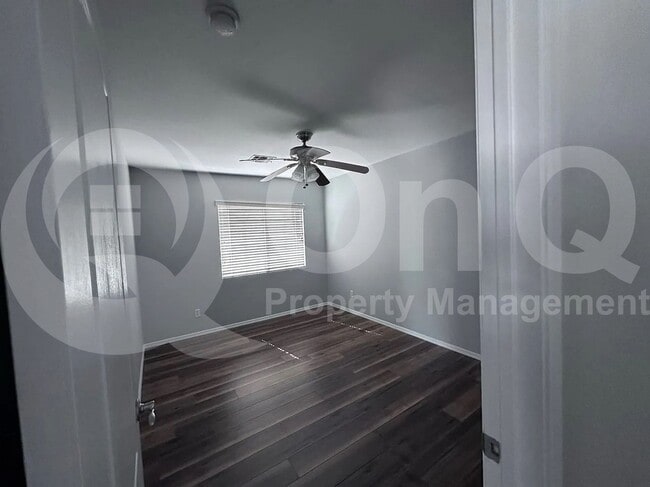 Building Photo - 6521 S Emerald Dr