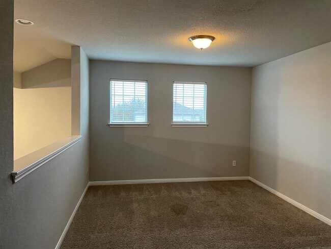 Building Photo - 665 Donegal Ln