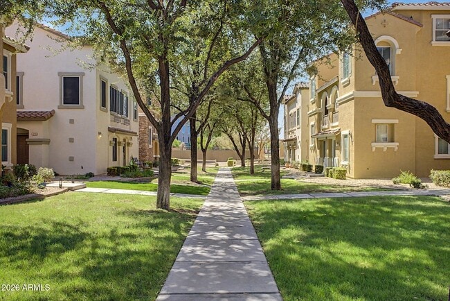 Building Photo - 418 N Mahogany Ct
