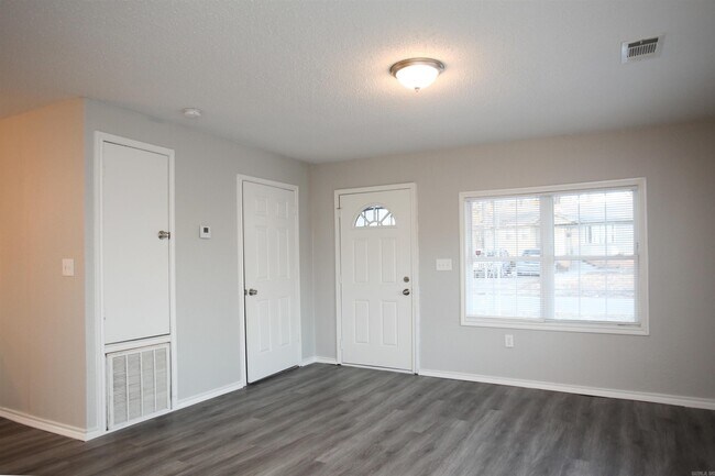 Building Photo - 4501 W 28th St
