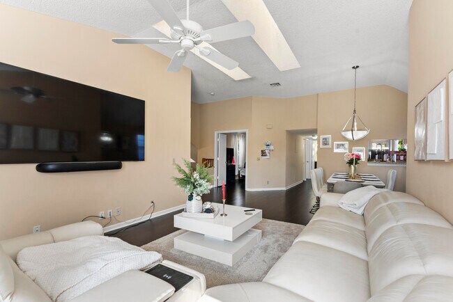 Building Photo - 5359 Buckhead Cir