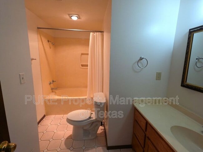 Building Photo - 12709 Burson Dr