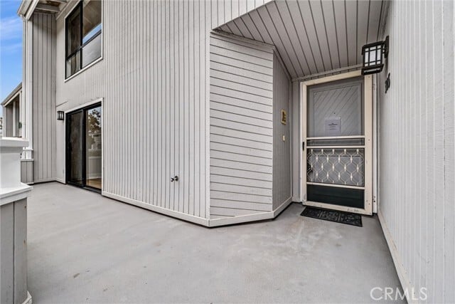 Building Photo - 305 Columbia St