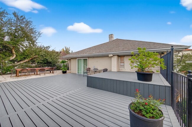 Building Photo - 1612 W Alabama St