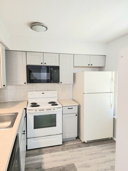 Building Photo - 366A Delancey Pl