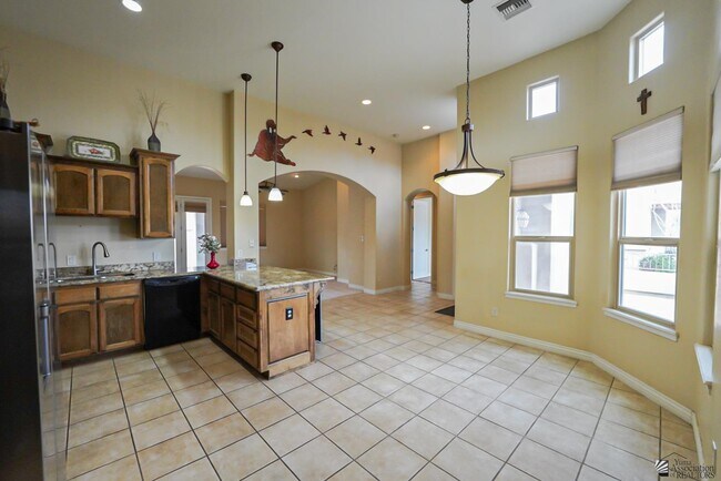 Building Photo - 3476 S Woodpecker Way