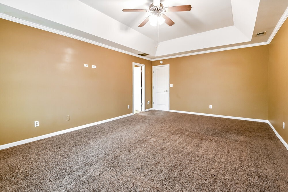 Building Photo - 327 Village Chase