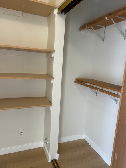 Walk in closet photo - 10760 Russett Ave