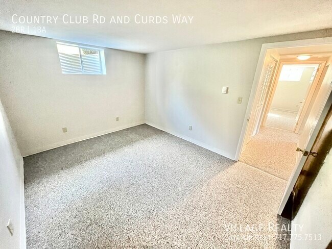 Building Photo - 671 Country Club Rd