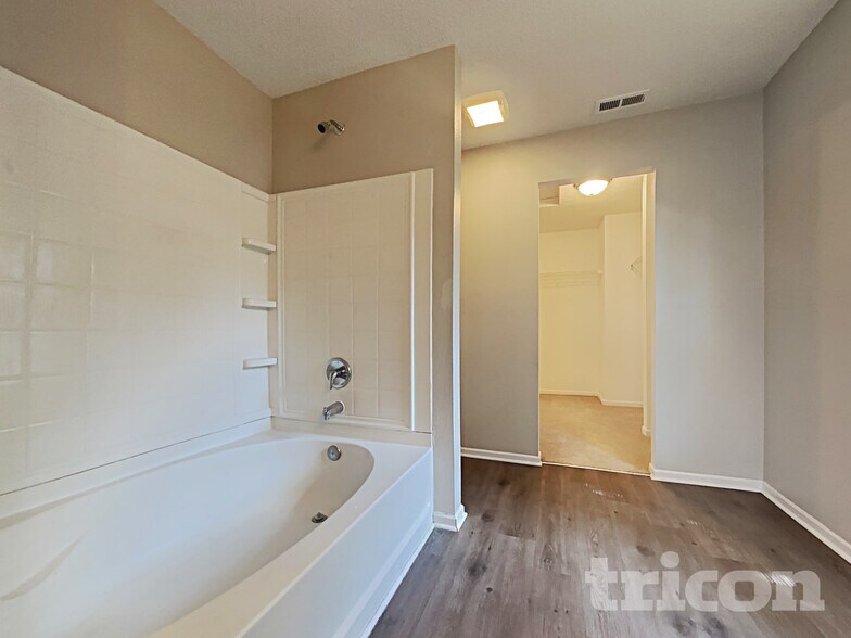 Building Photo - 7921 Crackling Ln