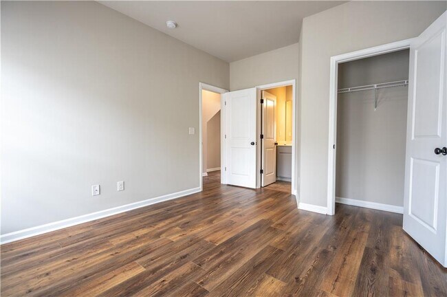 Building Photo - 3657 Princeton Ave