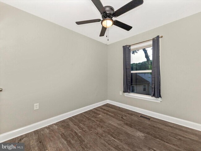 Building Photo - 14004 Daleshire Way