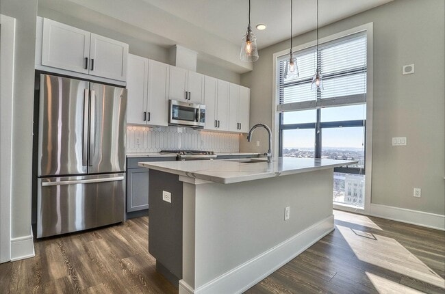 Building Photo - 32 Oakland Ave