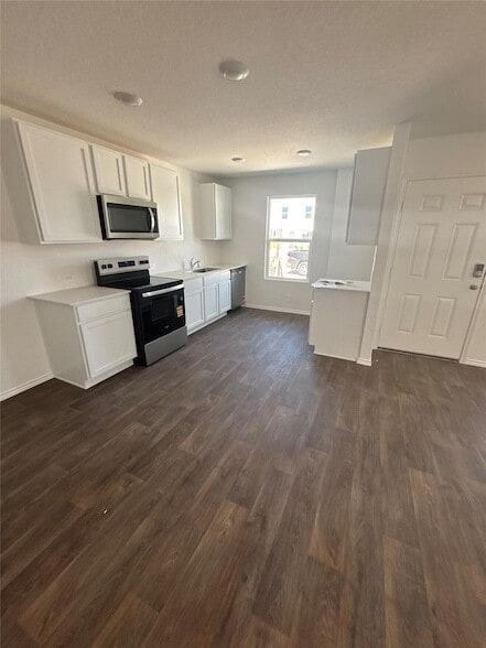 Building Photo - 14833 Cactus St