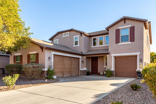 Building Photo - Gorgeous Home in San Tan Valley with Priva...