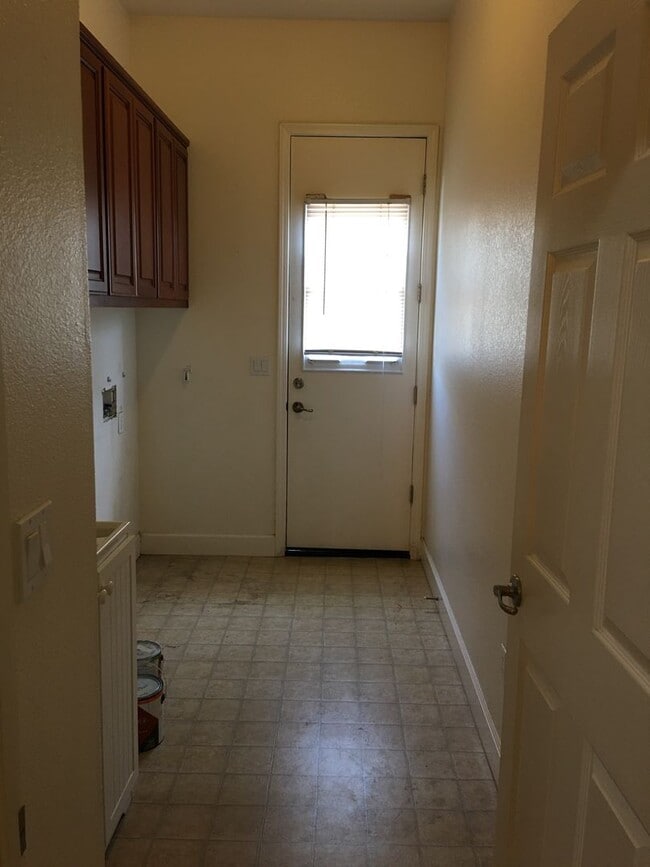 Building Photo - BEAUTIFUL 4 Bedroom Home 2.5 BA in Plumas Lake AVAILABLE NOW!