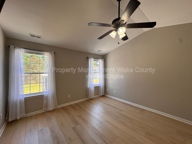 Building Photo - 206 Lindell Dr