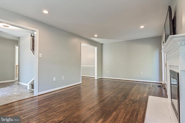 Building Photo - 7046 Leestone St