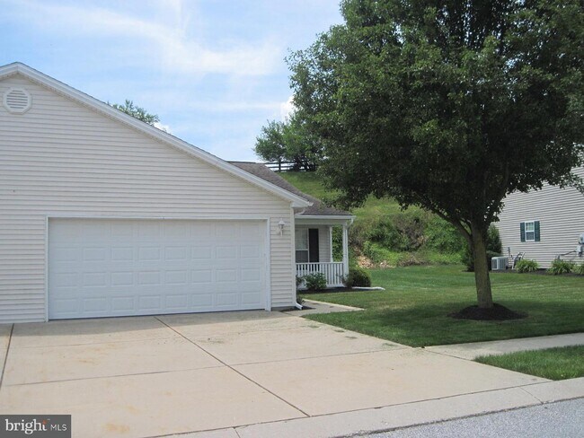 Building Photo - 7014 Seneca Ridge Dr