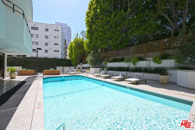 Building Photo - 10601 Wilshire Blvd