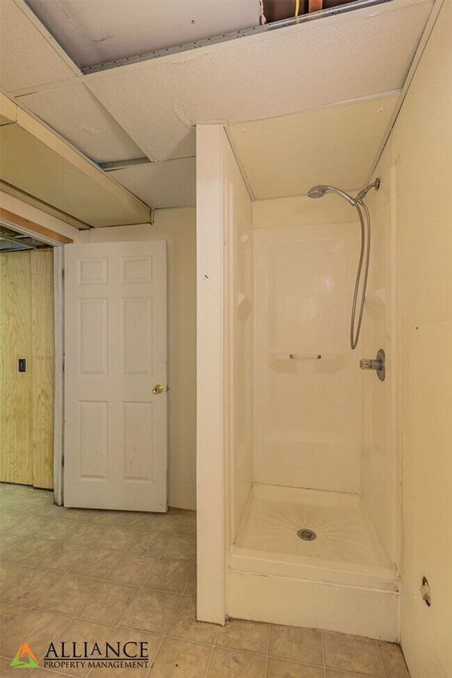 Building Photo - 1857 Anderson Ave