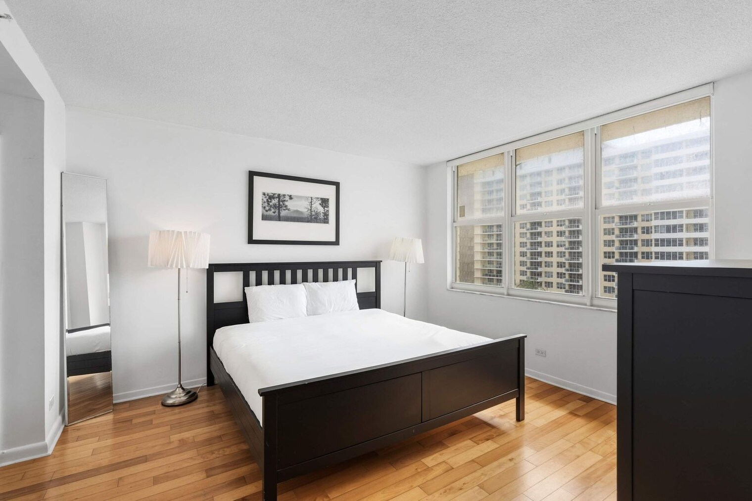 Building Photo - 5599 Collins Ave