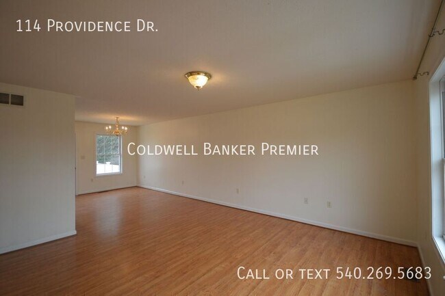 Building Photo - 114 Providence Dr