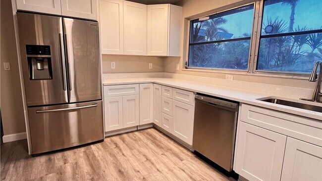 Building Photo - 733 Sesame Ct
