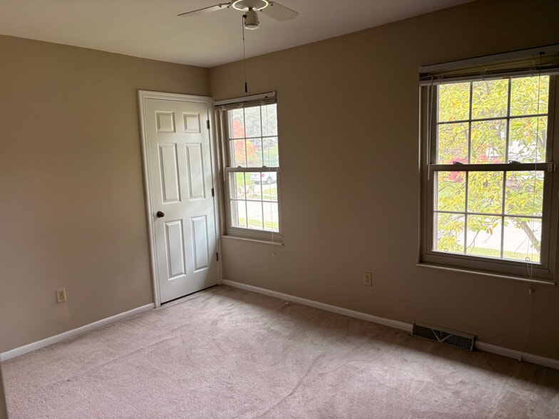 Building Photo - 3049 Magnolia Ct