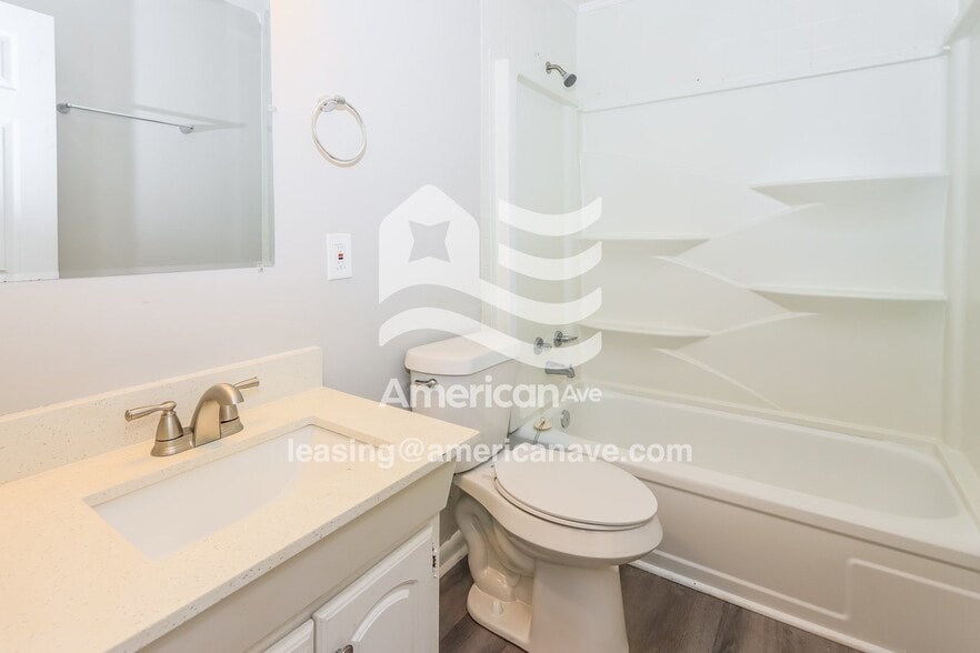 Building Photo - 505 Madrid St