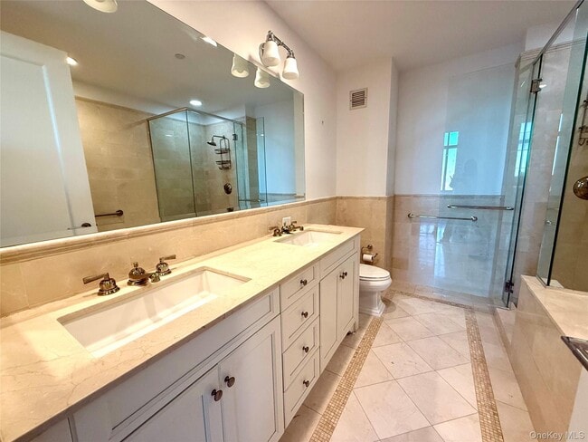 Building Photo - 10 City Pl