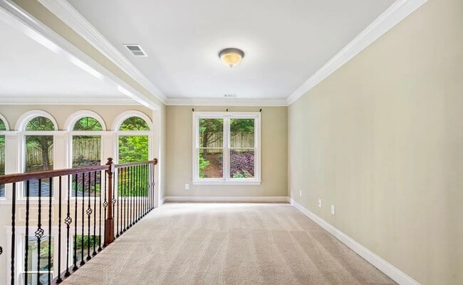 Building Photo - 732 Glass St NW