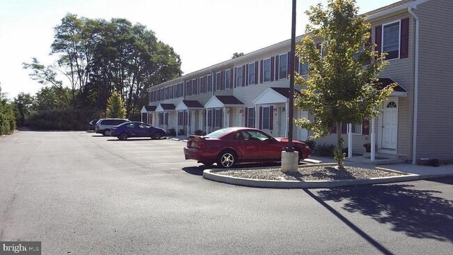 Primary Photo - 75 S Reber St