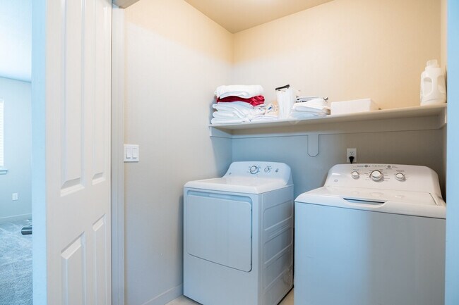 Building Photo - 5706 W 1st Pl